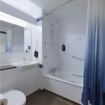 Travelodge 3*