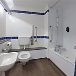 Travelodge 3*
