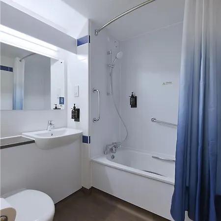Travelodge 3*