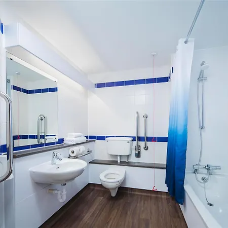 Travelodge 3*
